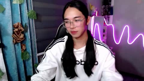 Mia online show from 02-22-26, 07:01