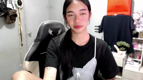 Mia online show from 03-17-26, 08:56