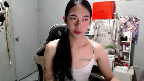 Mia online show from 03-23-26, 06:45