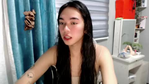 Snapshot of miatrixs chatting on 05-08-26, 08:41 Mia online show from 05-08-26, 08:41
