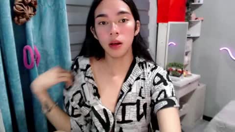 Snapshot of miatrixs chatting on 05-31-26, 06:53 Mia online show from 05-31-26, 06:53