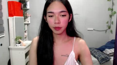 Snapshot of miatrixs chatting on 06-11-26, 04:38 Mia online show from 06-11-26, 04:38