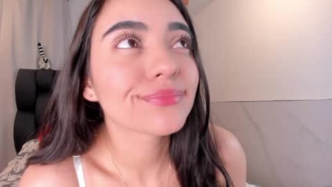 Snapshot of miavelvet1 chatting on 05-05-26, 01:57 miavelvet1 online show from 05-05-26, 01:57