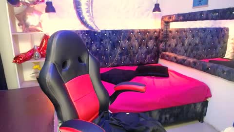 mia online show from 09-17-25, 05:36