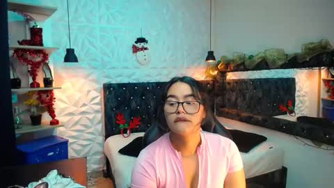 mia online show from 12-05-25, 12:36