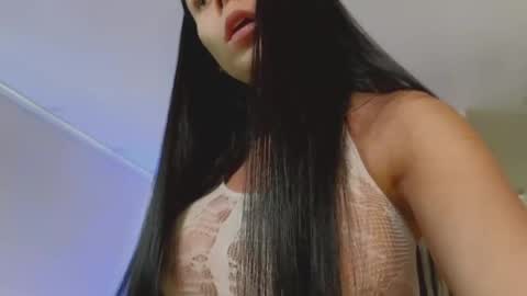 Mia online show from 01-22-25, 04:02