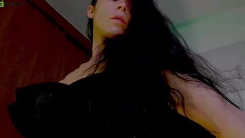 Mia online show from 10-15-25, 12:49