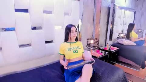 Snapshot of miawatson1 chatting on 11-03-25, 12:28 Mia Watson online show from 11-03-25, 12:28