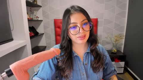 Snapshot of miawils_ chatting on 12-11-24, 10:49 M I A W I L S online show from 12-11-24, 10:49