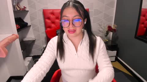 Snapshot of miawils_ chatting on 01-24-25, 04:48 M I A W I L S online show from 01-24-25, 04:48
