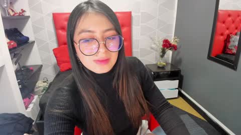 Snapshot of miawils_ chatting on 01-31-25, 01:43 M I A W I L S online show from 01-31-25, 01:43
