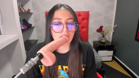Snapshot of miawils_ chatting on 02-08-25, 01:22 M I A W I L S online show from 02-08-25, 01:22