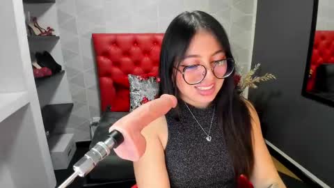 Snapshot of miawils_ chatting on 02-14-25, 05:41 M I A W I L S online show from 02-14-25, 05:41