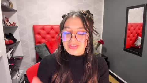 Snapshot of miawils_ chatting on 02-19-25, 11:04 M I A W I L S online show from 02-19-25, 11:04