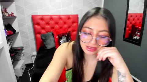 Snapshot of miawils_ chatting on 02-20-25, 08:25 M I A W I L S online show from 02-20-25, 08:25