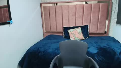 Snapshot of miawils_ chatting on 05-22-26, 12:07 M I A W I L S online show from 05-22-26, 12:07