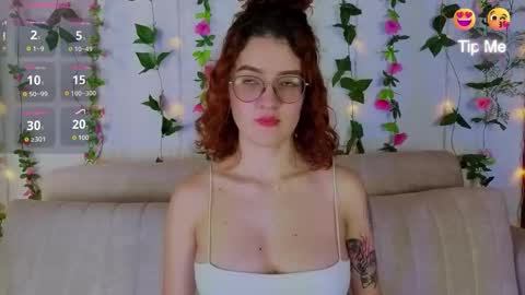 Snapshot of miawinx chatting on 12-22-25, 08:28 Mia winx online show from 12-22-25, 08:28