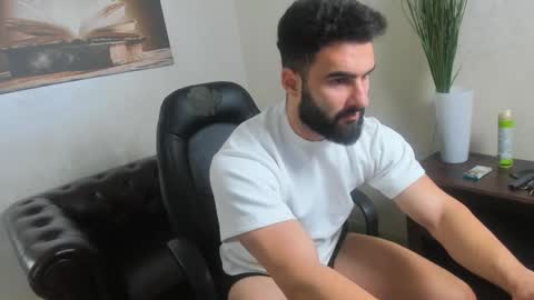 Snapshot of micahlane chatting on 10-23-25, 04:23 MicahLane online show from 10-23-25, 04:23