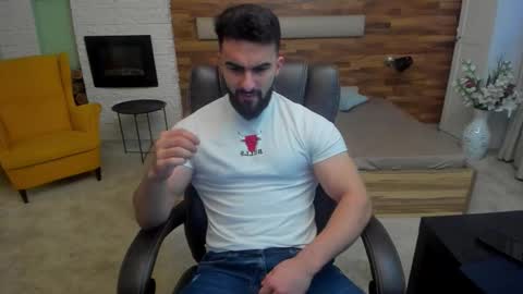 Snapshot of micahlane chatting on 11-10-25, 05:28 MicahLane online show from 11-10-25, 05:28