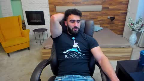 Snapshot of micahlane chatting on 11-15-25, 05:27 MicahLane online show from 11-15-25, 05:27