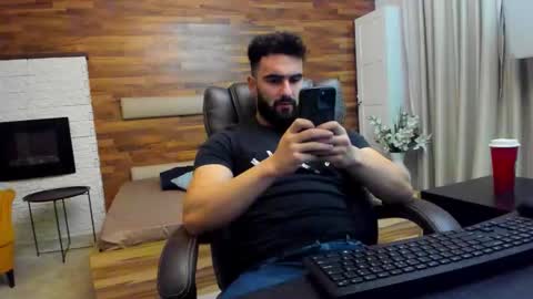 Snapshot of micahlane chatting on 11-25-25, 05:07 MicahLane online show from 11-25-25, 05:07