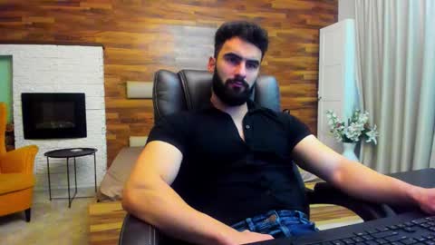 Snapshot of micahlane chatting on 12-05-25, 06:00 MicahLane online show from 12-05-25, 06:00