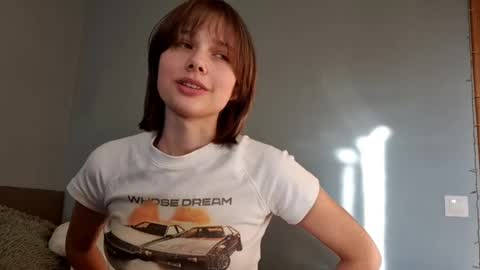 Snapshot of micasulejmanovski chatting on 09-24-25, 02:42 Luna online show from 09-24-25, 02:42
