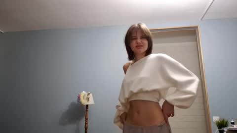 Snapshot of micasulejmanovski chatting on 10-08-25, 04:26 Luna online show from 10-08-25, 04:26