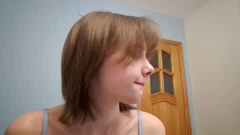 Snapshot of micasulejmanovski chatting on 10-09-25, 02:26 Luna online show from 10-09-25, 02:26