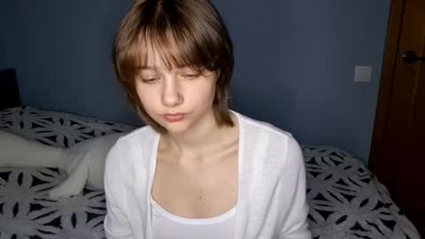 Snapshot of micasulejmanovski chatting on 10-25-25, 01:18 Luna online show from 10-25-25, 01:18