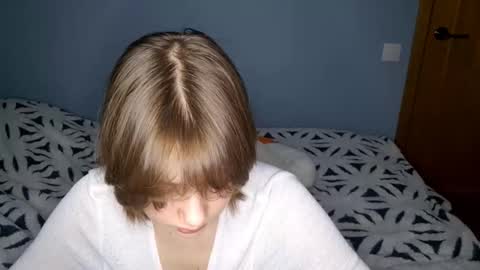 Snapshot of micasulejmanovski chatting on 11-06-25, 01:23 Luna online show from 11-06-25, 01:23