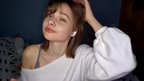 Snapshot of micasulejmanovski chatting on 11-11-25, 04:18 Luna online show from 11-11-25, 04:18