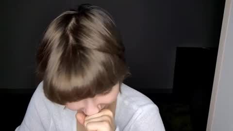 Snapshot of micasulejmanovski chatting on 11-27-25, 03:25 Luna online show from 11-27-25, 03:25