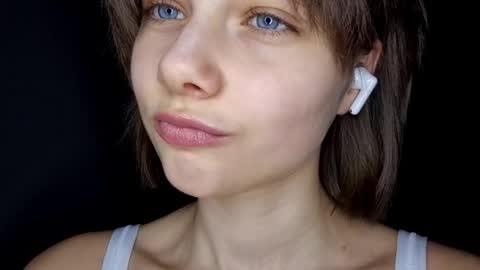 Snapshot of micasulejmanovski chatting on 11-30-25, 02:21 Luna online show from 11-30-25, 02:21