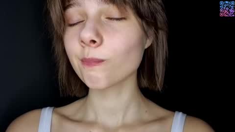 Snapshot of micasulejmanovski chatting on 12-05-25, 05:31 Luna online show from 12-05-25, 05:31