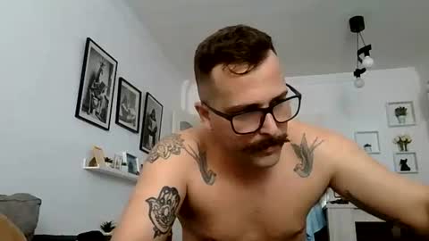 Snapshot of mich6921 chatting on 07-20-26, 10:07 MILO MIAMI online show from 07-20-26, 10:07