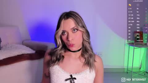 Snapshot of mich_bittersweet chatting on 10-19-25, 10:10 online show from 10-19-25, 10:10