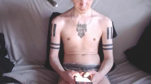 Snapshot of michael_danymans chatting on 04-10-26, 04:33 Michael online show from 04-10-26, 04:33