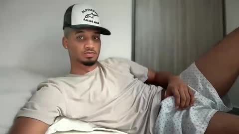 Snapshot of michael_jordanx chatting on 02-19-25, 06:21 Angel online show from 02-19-25, 06:21