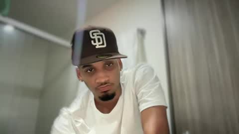 Snapshot of michael_jordanx chatting on 03-02-25, 03:59 Angel online show from 03-02-25, 03:59