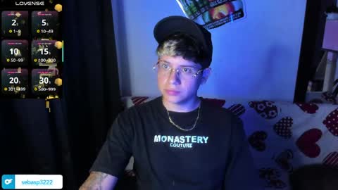 michael independent model  online show from 04-06-26, 10:33