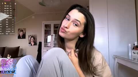 Emily online show from 03-05-26, 02:13