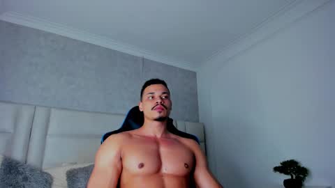 Snapshot of michael_reinolds chatting on 11-11-25, 03:17 Michael online show from 11-11-25, 03:17