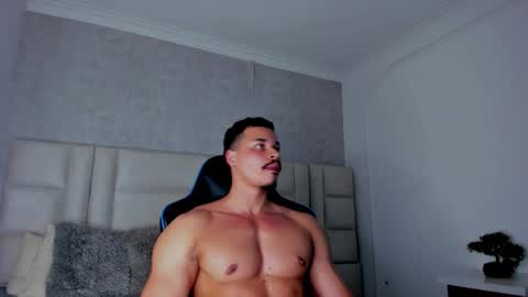 Snapshot of michael_reinolds chatting on 11-12-25, 04:46 Michael online show from 11-12-25, 04:46