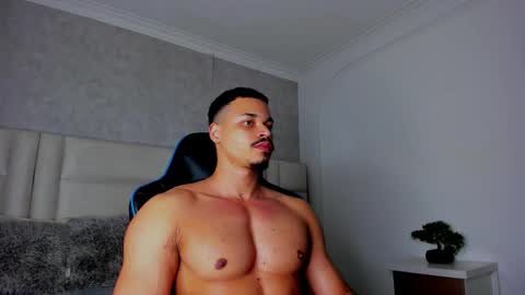 Snapshot of michael_reinolds chatting on 11-20-25, 03:50 Michael online show from 11-20-25, 03:50