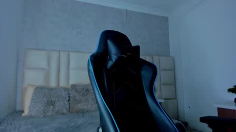 Snapshot of michael_reinolds chatting on 11-23-25, 06:24 Michael online show from 11-23-25, 06:24