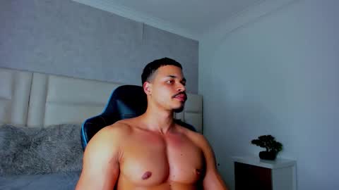 Snapshot of michael_reinolds chatting on 11-29-25, 03:20 Michael online show from 11-29-25, 03:20