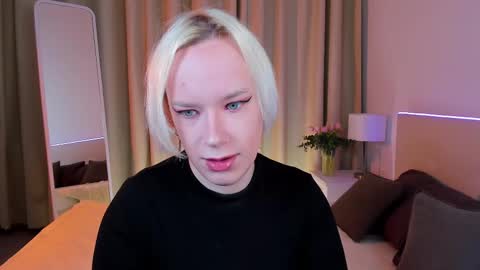 Snapshot of michael_swan chatting on 02-18-25, 06:26 Michel online show from 02-18-25, 06:26