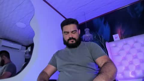 Snapshot of michaelbear_ chatting on 02-12-25, 12:22 Michael online show from 02-12-25, 12:22