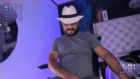 Snapshot of michaelbear_ chatting on 09-17-25, 01:57 Michael online show from 09-17-25, 01:57